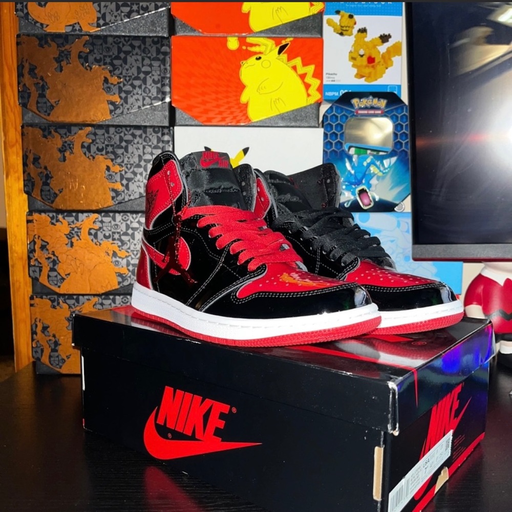 thentic Jordan 1 retro high og, with the box,  authentic box tag still on it